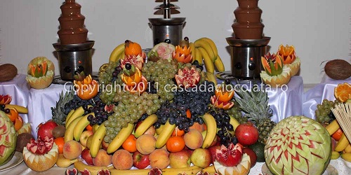 Fantani de ciocolata, cascada fructe, aranjamente fructe, pepeni sculptati, fructe taiate - copyright cascada ciocolata . ro 2021
